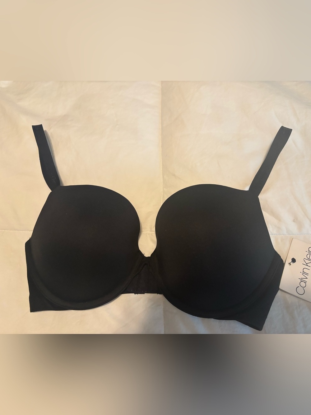 NWT Calvin Klein Push Up Plunge Bra 34D